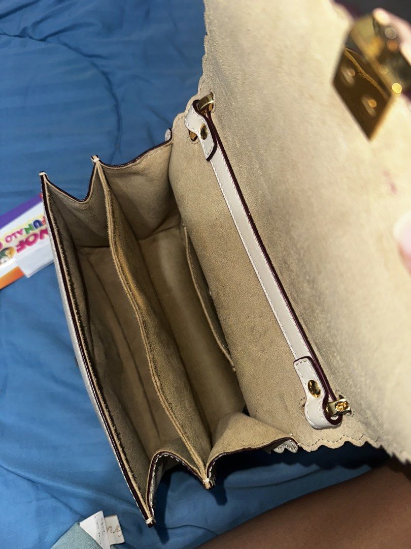 Fendi sling bag (Category: Luxury Bags & Wallets) located in Batangas. Submitted by sabrinapearl (Listing ID 1446402960, Image 2). Description: ✨ Authentic Fendi Bag ✨ ✔️ Original ✔️ With original dust bag ✔️ Good condition ✔️ Clean interior ✔️ Gold hardware ✔️ Ready to use.
