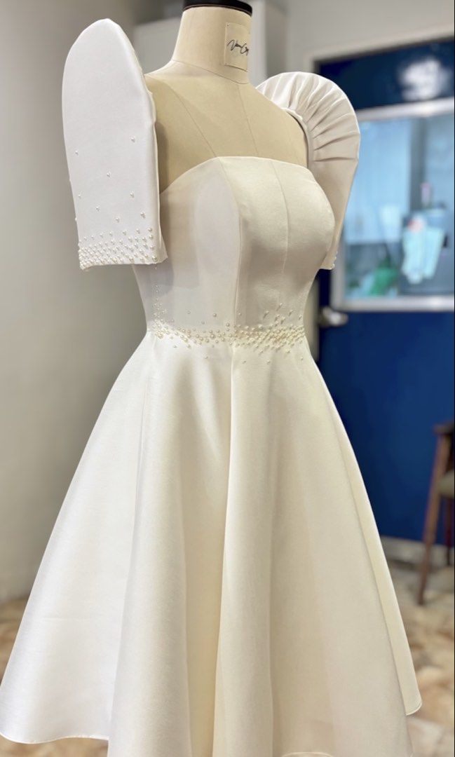 Filipiniana Made to Order (Category: Traditional & Ethnic wear) located in Manila. Submitted by veemcqc (Listing ID 1446488406, Image 3). Description: Made to Order Modern Filipiniana Perfect for Oath and Graduation Available in different colors With Pearl details Removable butterfly sleeves Structured body with boning and bust pads .