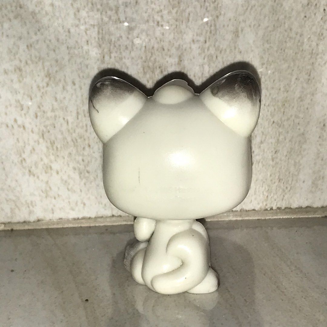 G2 LPS Magic Motion Siamese Cat (Category: Figurines & Statues) located in San Mateo. Submitted by chins_collectibles (Listing ID 1446352944, Image 3). Description: This is a pre-loved LPS. They may have visible stains and blemishes. Please manage your expectations. .