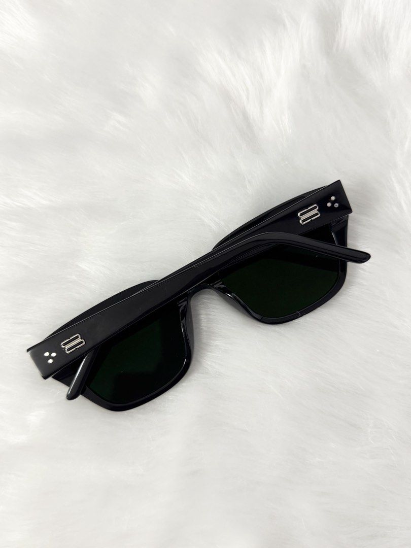 Gentle Monster Nabi 01 Sunglass only (Category: Sunglasses & Eyewear) located in Manila. Submitted by thechobecloset (Listing ID 1446476066, Image 2). Description: Sunglass only Wala pong pouch Twice lang nasuot Last price na to kung babaratin mk wag ka na mag inquire para di sayang sa oras.
