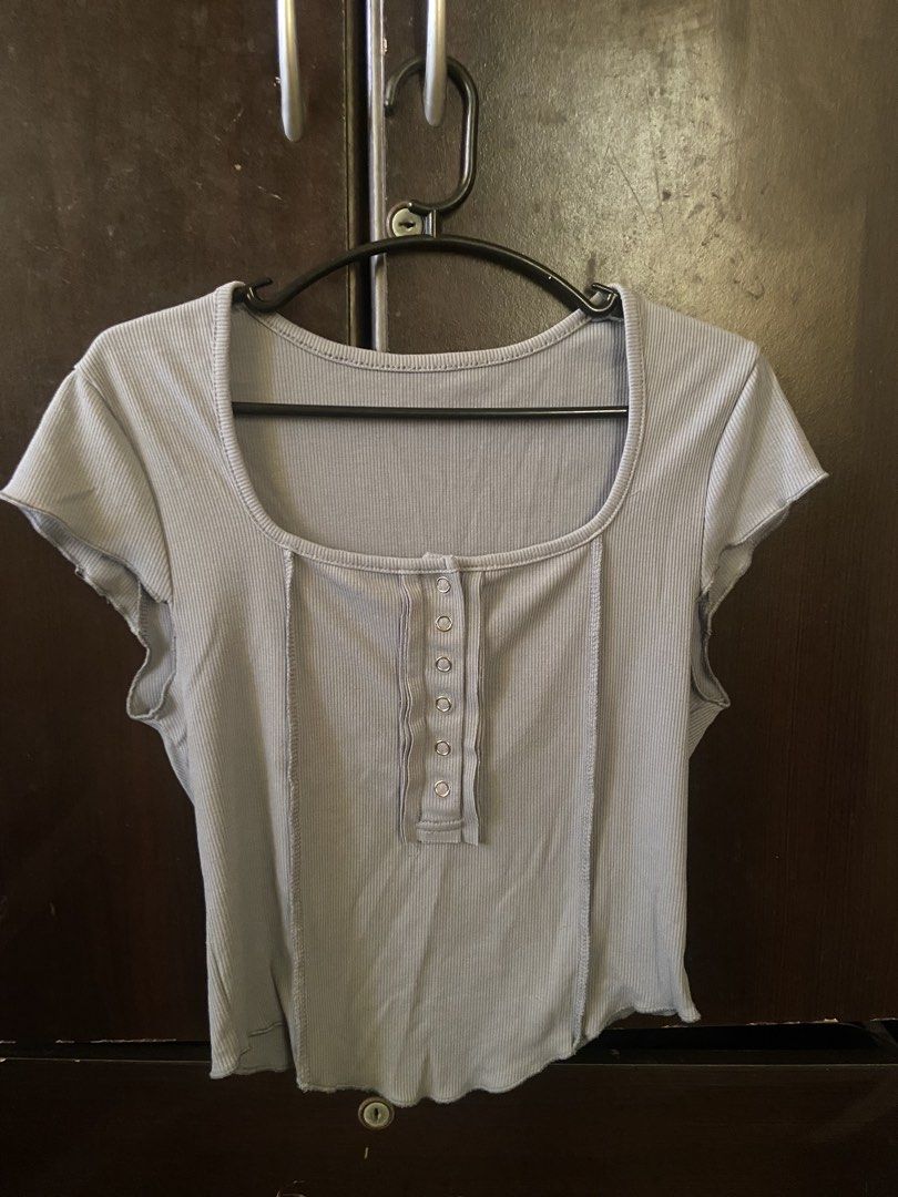 gray cute basic top (Category: Blouses) located in Cabuyao City. Submitted by elsstrawberry (Listing ID 1446404530, Image 1). Description: mop:gcash mod:direct jnt.