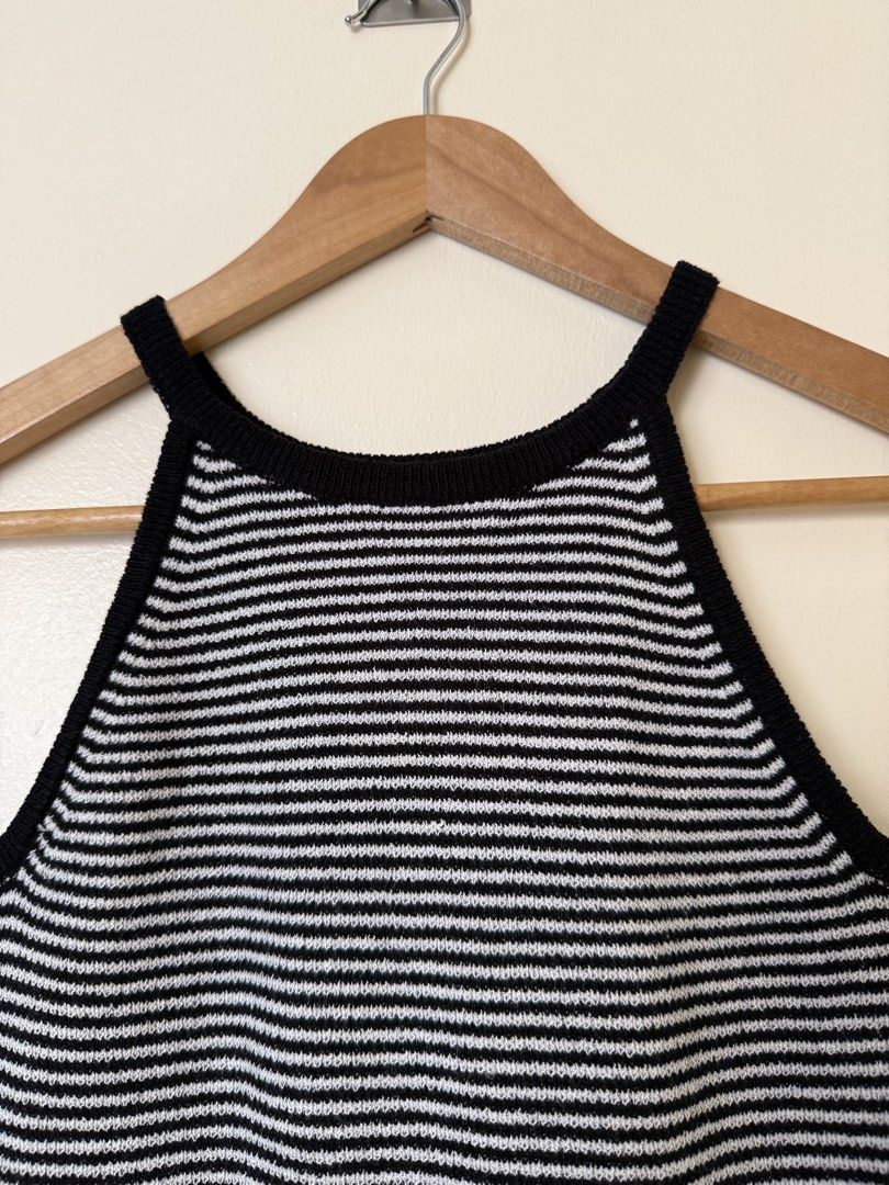 Gu pinstripe halter ribbed top (Category: Sleeveless) located in Makati City. Submitted by cutefabph (Listing ID 1446463275, Image 3). Description: 🛍️Pls.take time to read… 🛍️ Pls take note that some ww photos are inspired & not the actual one itself. 🛍️🛍️Gentle Reminder:🛍️🛍️ We measured every item esp trousers & other bottoms thru flat-lay… We will not allow refund & return anymore. So pls take time to read the description box to avoid has