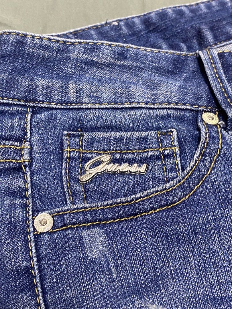 Guess denim low-rise shorts (Category: Shorts) located in Naga. Submitted by jamesarkkkk (Listing ID 1446524802, Image 3). Description: .