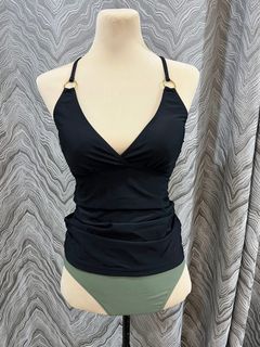 (Category: ) located in . Submitted by cherie.stashapparel (Listing ID 1446488782, Image 1). Description: .