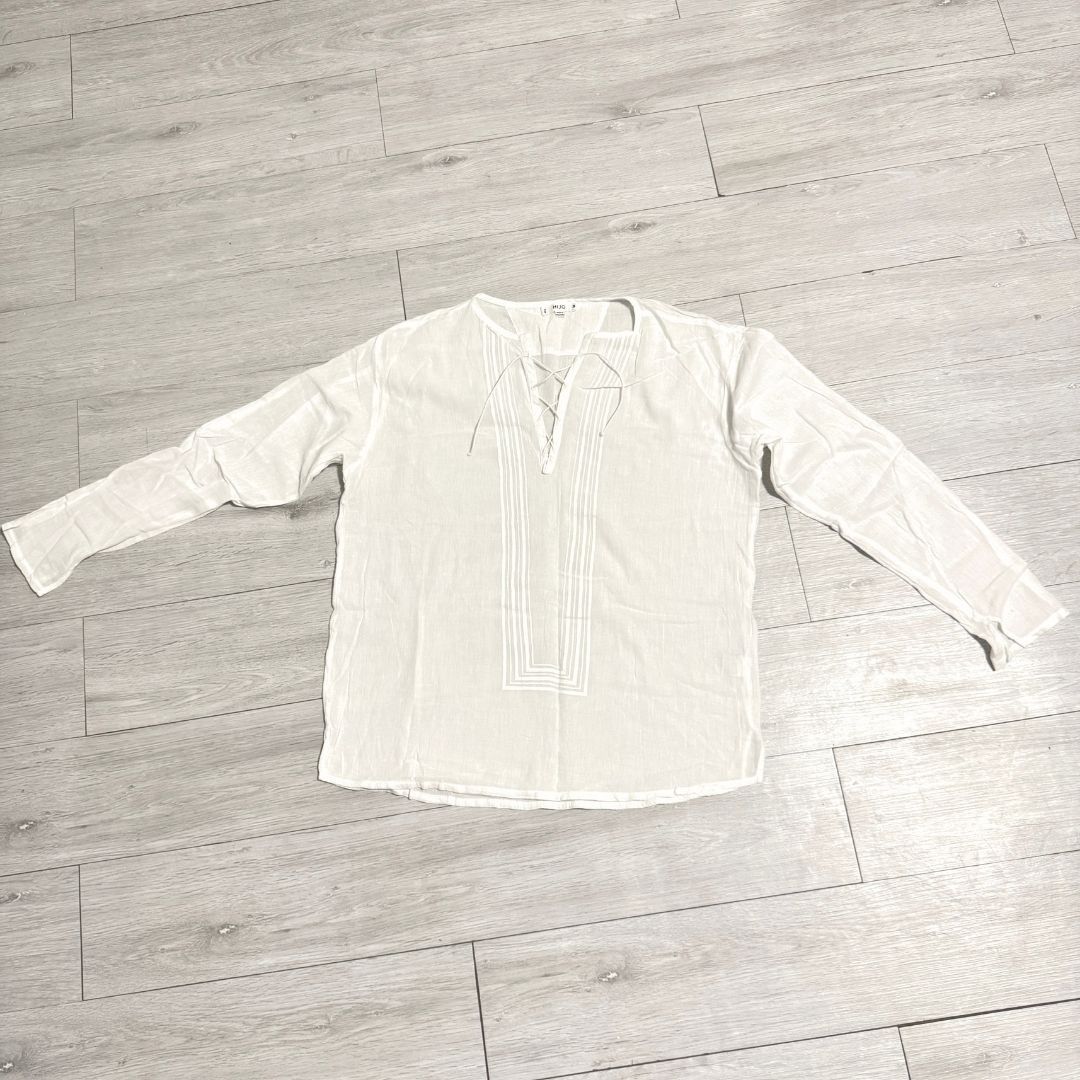 Hijo White Linen Long Sleeves Top (Category: Formal Shirts) located in Manila. Submitted by destashedmnl2 (Listing ID 1446400129, Image 1). Description: 💫 FREE SHIPPING WITHIN METRO MANILA 💫 (₱500 & up worth of purchase via J&T) ✨ Size: M-L ✨ Measurement: W- 23" L- 24" 🩶 Message me for more info/photos. 😊 🩶 MOP: BDO/BPI/GCASH/GOTYME 🩶 MOD: -Lalamove (Same Day Delivery: Metro Manila and nearby provinces) -J&T ; starts at ₱50 sf (Metro Manila