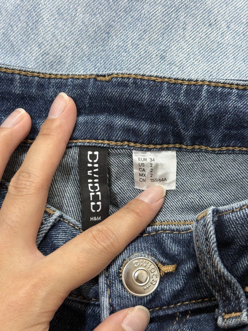 H&M Flare Pants (Category: Jeans) located in Bacoor. Submitted by c8declutters (Listing ID 1446410786, Image 2). Description: H&M Flare Pants Color: Dark Blue Size: 34 & 36 Condition: Used a few times Rfs: doesnt fit me Price: ₱700 each (Selling 2 pairs).
