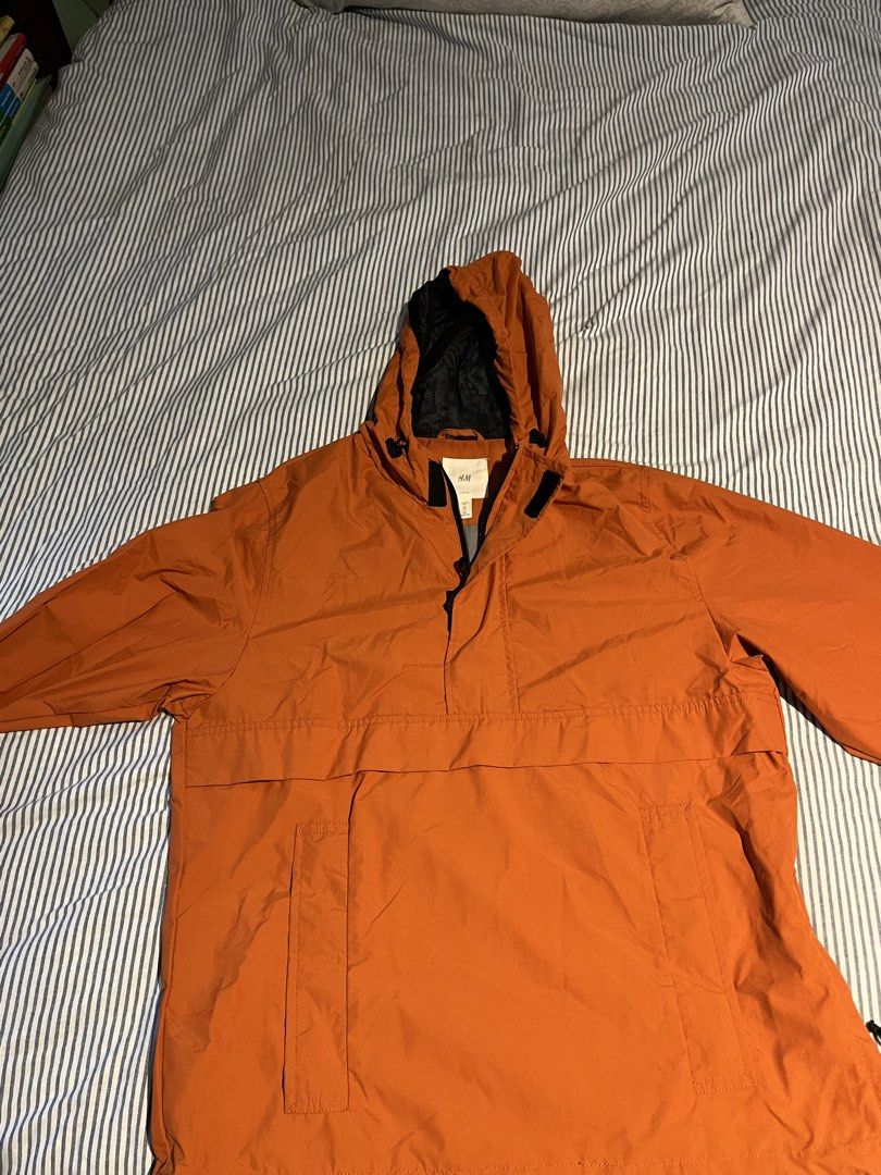 H&M Hooded Jacket （分類：外套及戶外衣服）位於 Hong Kong。 由 alisonwang14399 提交（商品編號 1446441050，圖片 1）。簡介： 。