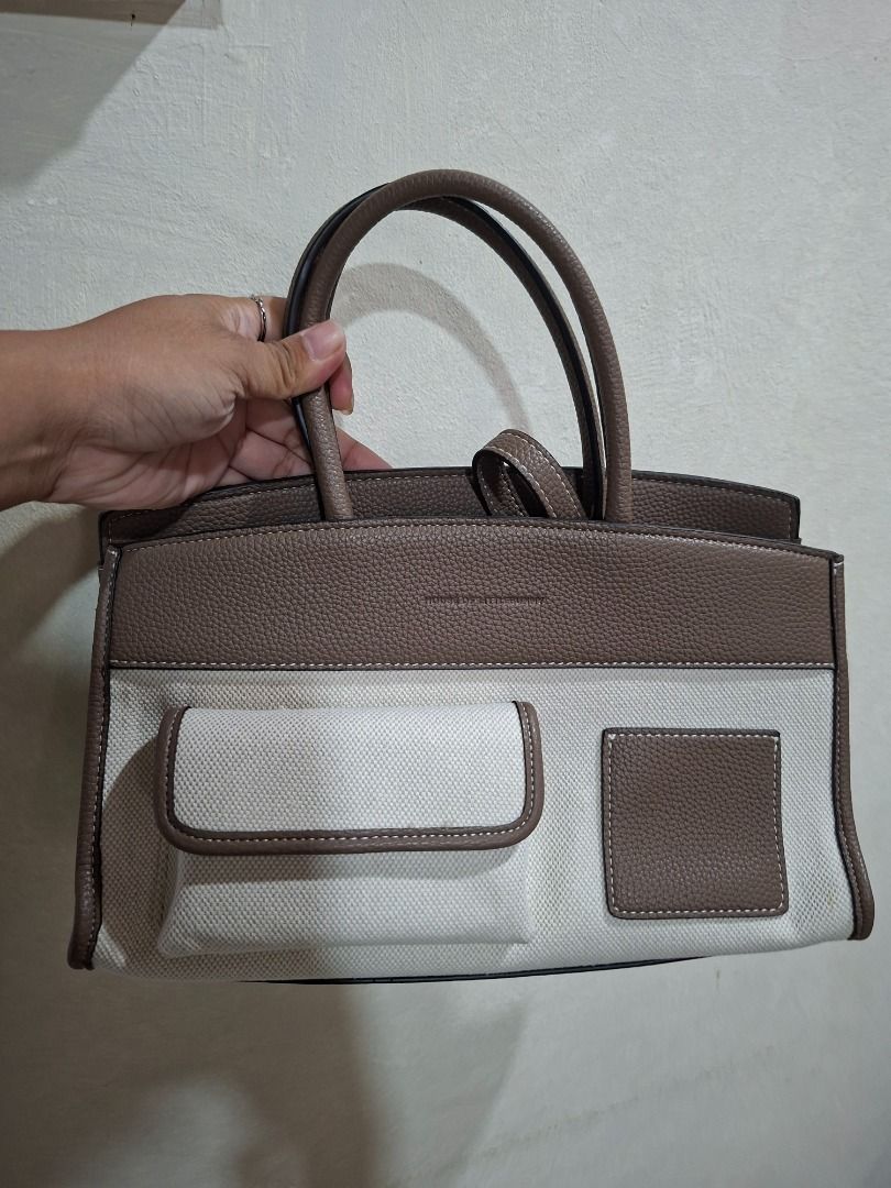 HOLB TOAST BAG (Category: Luxury Bags & Wallets) located in Caloocan City. Submitted by ednamanlapaz21 (Listing ID 1446357783, Image 1). Description: .