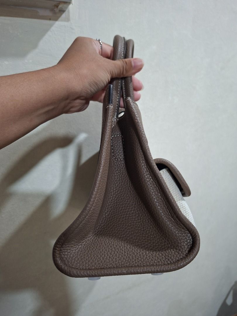 HOLB TOAST BAG (Category: Luxury Bags & Wallets) located in Caloocan City. Submitted by ednamanlapaz21 (Listing ID 1446357783, Image 2). Description: .