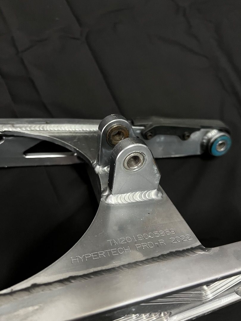 Hypertech Pro-R (Category: Auto Accessories) located in Johor Bahru. Submitted by pacengko76 (Listing ID 1446525884, Image 3). Description: - arm hypertech pnp y15 - dpt sekali getah arm - dpt bracket ekzos protaper - dpt footrest ego sekali - batang shaft pon kita bagi sekali - balik terus pasang ja - harga kalau pandai sembang boleh nego lagi.