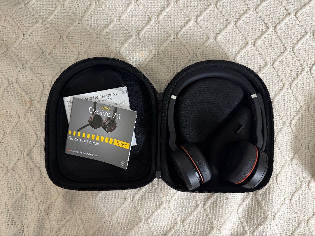 Jabra Evolve 75 Headphones with Case (Category: Headphones & Headsets) located in Muntinlupa City. Submitted by kfces (Listing ID 1446528399, Image 1). Description: - Jabra Evolve 75 headphones - Wireless - Noise Cancelling - Includes: original carrying case and documentation - Perfect for: calls & music - Features comfortable earcups for extended wear MOP: Gcash/ BPI.