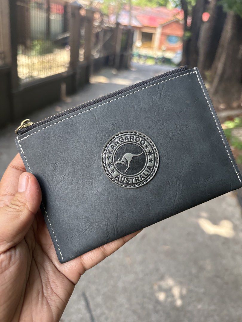 Kangaroo Australia Leather Card Wallet (Category: Wallets & Card holders) located in Bacolod City. Submitted by yeshua2000 (Listing ID 1446376528, Image 3). Description: 📌Kangaroo Australia Card Wallet •From Australia •Brandnew •Leather •Auth •Pass sa barat 🏷️₱650 last price + SF.