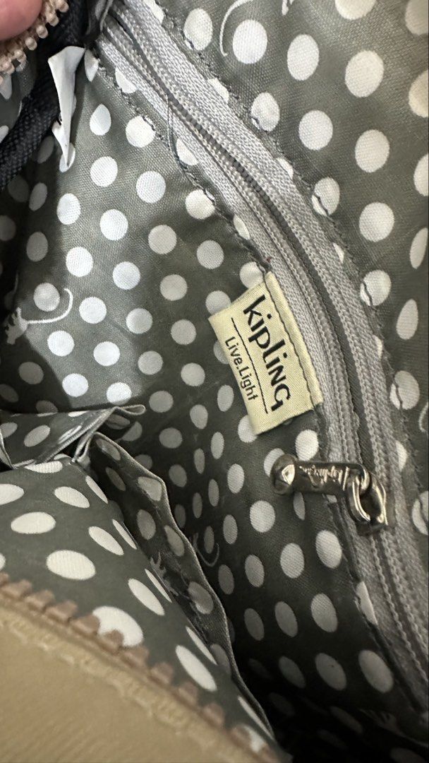 Kipling Crossbody abag (Category: Cross-body Bags) located in Manila. Submitted by vrnykshv (Listing ID 1446475849, Image 2). Description: used mga five times lang during travel abroad may minimal stain sa ilalim which i think is washable naman not using it anymore Location: Makati.