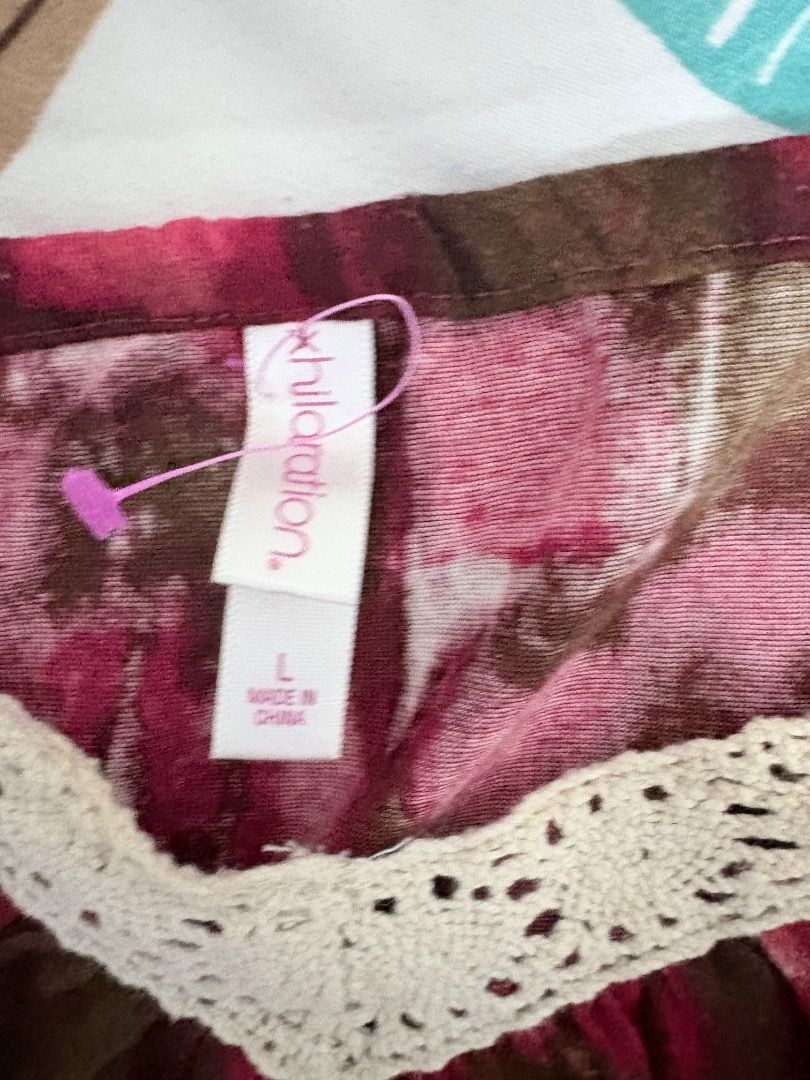 Laced Maroon and Brown Top (Category: Sleeveless) located in Caloocan City. Submitted by chokobutter (Listing ID 1446455802, Image 2). Description: .