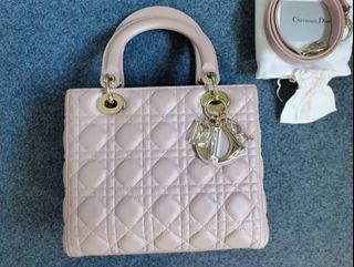 (Category: ) located in . Submitted by chicluxury (Listing ID 1446517070, Image 1). Description: .