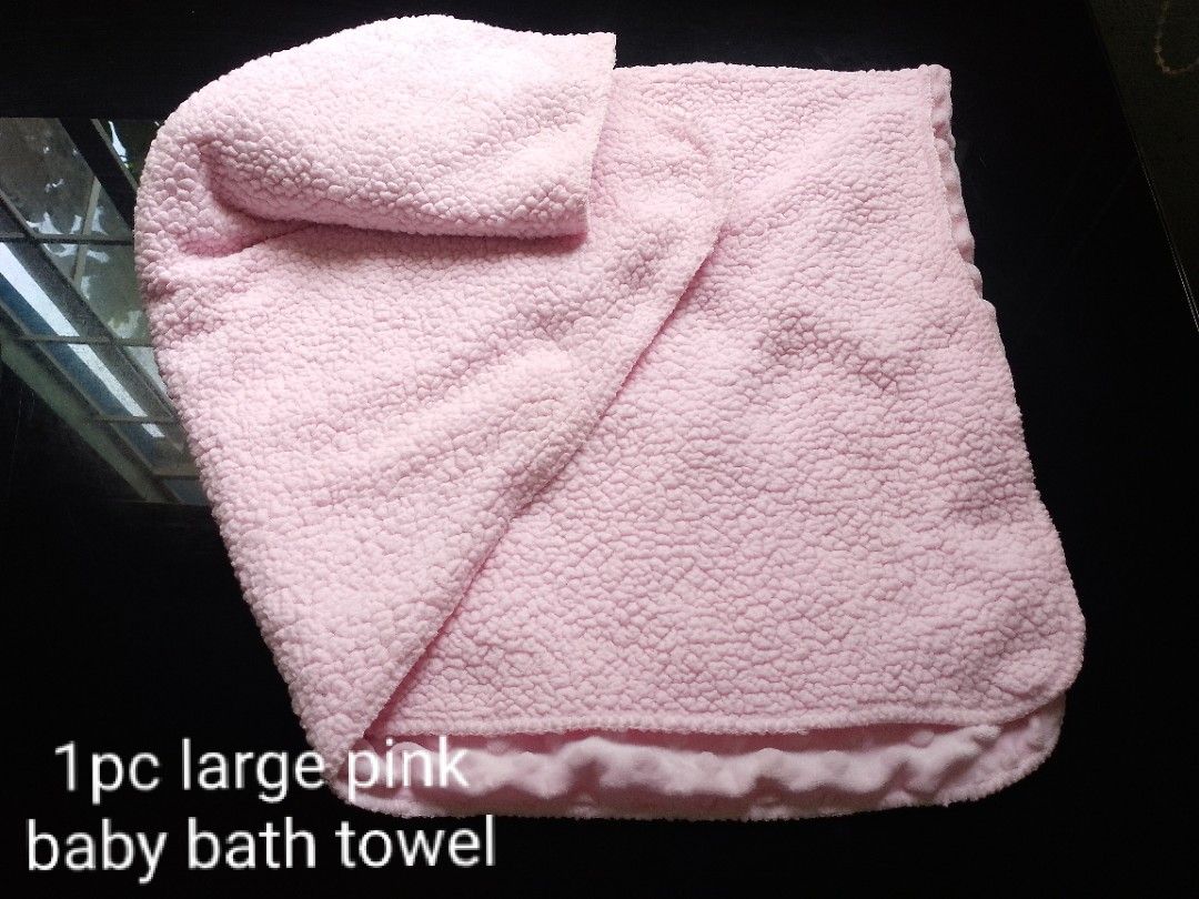 Large Pink Baby Bath Towel (Category: Bedding & Towels) located in Tiaong. Submitted by bjcmarch (Listing ID 1446401954, Image 1). Description: - Ultra-soft and cozy pink baby bath towel - Generously sized for maximum comfort - Plush and gentle material, perfect for delicate skin - Easy to wash and quick to dry -Slightly Used/Clean P100.00 Only -Shipping/sf shouldered by buyer/j&t Thank u😊 .