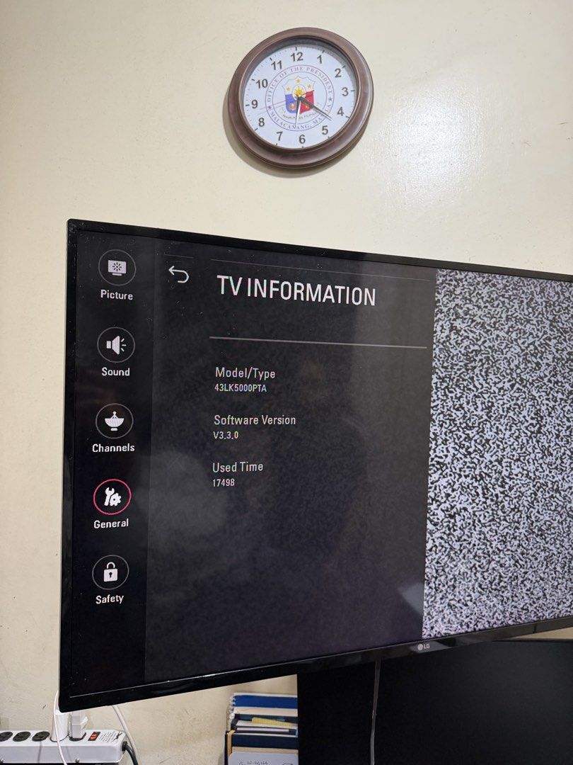 LG 43-inch Full HD LED TV (Category: TV) located in Manila. Submitted by katchifu (Listing ID 1446464975, Image 3). Description: For sale : LG 43-inch Full HD LED TV All good condition po ( need new remote) honest issue : Some buttons of the remote are not working Pm for more details😊 Location: Mabini st Malate Manila📍.