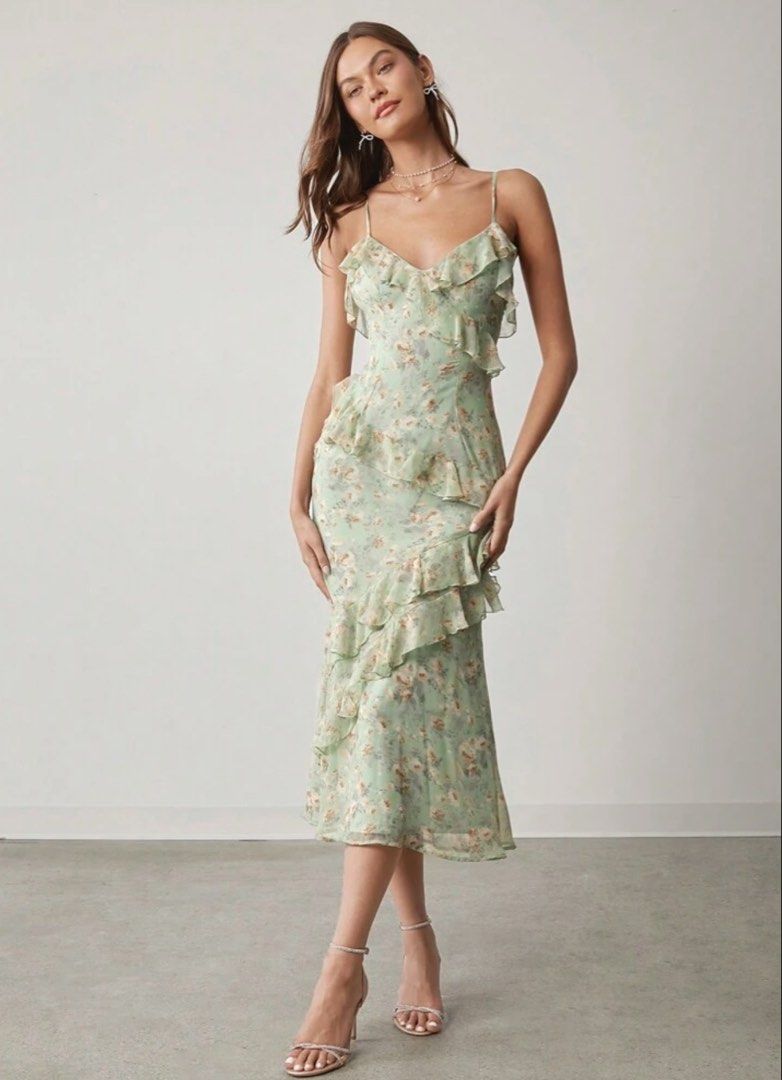 Light Green Floral Ruffle Dress (Category: Dresses) located in Manila. Submitted by chelledy (Listing ID 1446459886, Image 1). Description: Bought it for 900+ on app Wore only once.