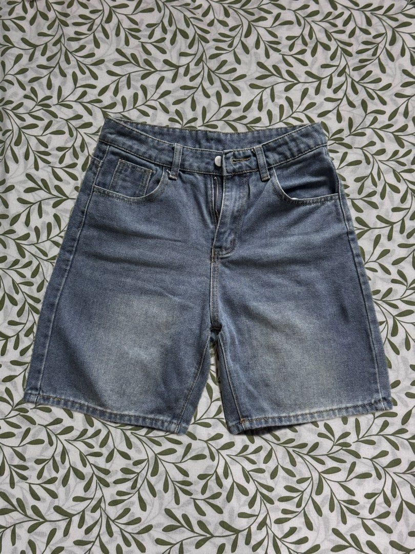 light wash denim shorts jorts (Category: Shorts) located in Bacoor. Submitted by ukhayz (Listing ID 1446435899, Image 1). Description: light wash denim mid waist jorts from orange app flaws: small hole in pocket, don’t put small items inside waist: 28 length: 18 mop: gcash / bdo.