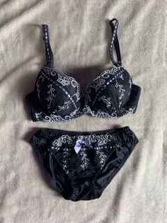 (Category: ) located in . Submitted by dreapreloved (Listing ID 1446386465, Image 1). Description: .