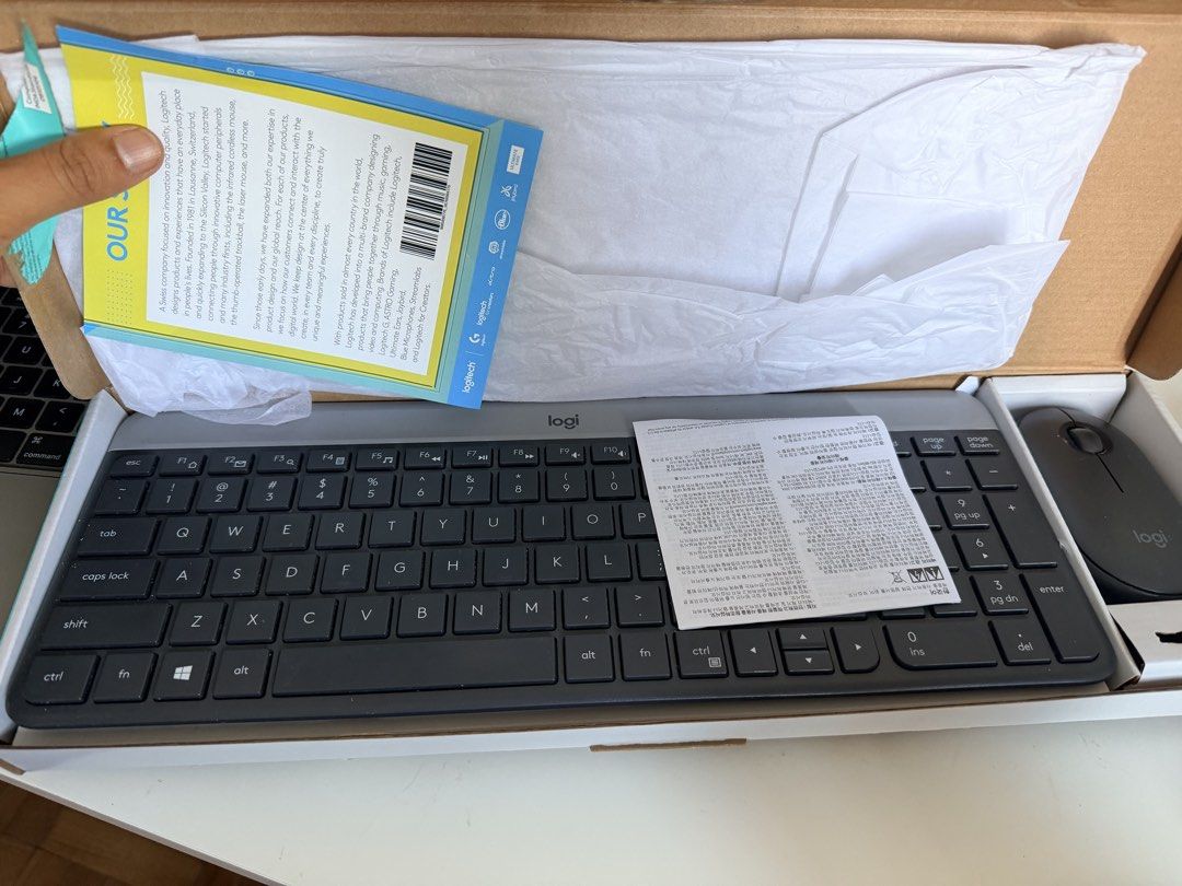 Logitech Slim Combo MK470 Wireless Keyboard and Mouse494758909917286401