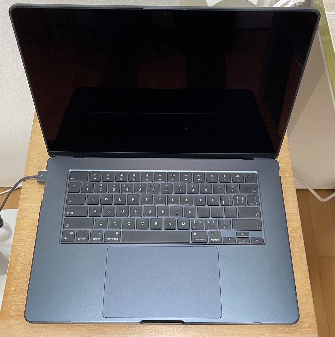 MacBook Air 15-inch M3494880133554513920