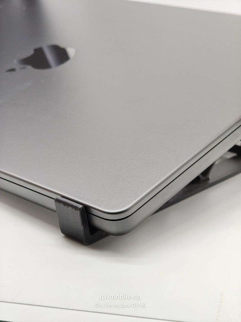MacBook Pro M5 32/1TB 14 inch 55870494749898737592325