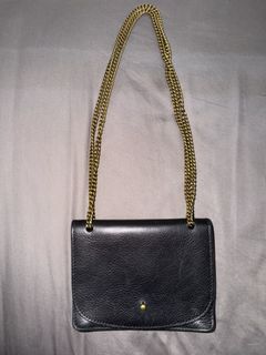 (Category: ) located in . Submitted by shoppingwmeagz (Listing ID 1446374167, Image 1). Description: .