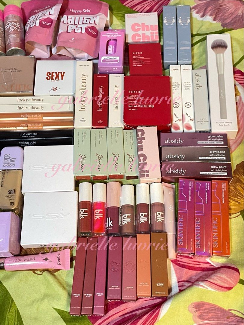 MAKEUP RUSH BUNDLE TAKE ALL! 72pcs + 8pcs FREE (Category: Makeup) located in Manila. Submitted by riehanyyy (Listing ID 1446478794, Image 3). Description: ⋆𐙚₊˚⊹♡ RUSH TAKE ALL BUNDLE 72pcs ♡⊹˚₊𐙚⋆ . ݁˖໋❀ all brandnew, authentic, and onhand ready to ship. check the caption of each photo for the prices! . ݁˖ ִ໋❀ ꩜ .ᐟ please refrain from commenting “mine” if you follow your own payment cut-off. payments must be made according to our stated cut-off 