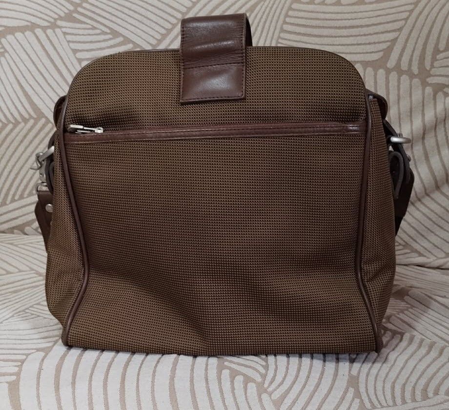 Messenger Bag unisex Pierre Cardin (Category: Announcements) located in Davao. Submitted by zinbad (Listing ID 1446416358, Image 2). Description: .