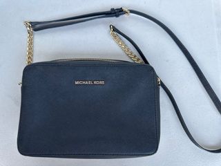 (Category: ) located in . Submitted by classywardrobemanila (Listing ID 1446445547, Image 1). Description: .