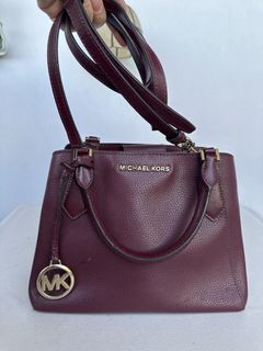 (Category: ) located in . Submitted by classywardrobemanila (Listing ID 1446440027, Image 1). Description: .