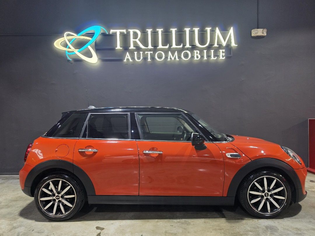 MINI Cooper 5-Door 1.5 (A) (Category: Used Cars) located in Singapore. Submitted by trillium.auto (Listing ID 1446365470, Image 3). Description: 🚘 Vehicle Features 3 cylinder in-line 12 valve turbocharged, FWD, 7 speed (a) DCT, power 134bhp, torque 220nm, 8.1 s (0-100 km/h), top speed 207 km/h. 🚘 Accessories LED head and DRLs, multi function steering wheel, keyless entry and start, knockdown rear seats, rain sensing wipers, multi-zone aircon. �
