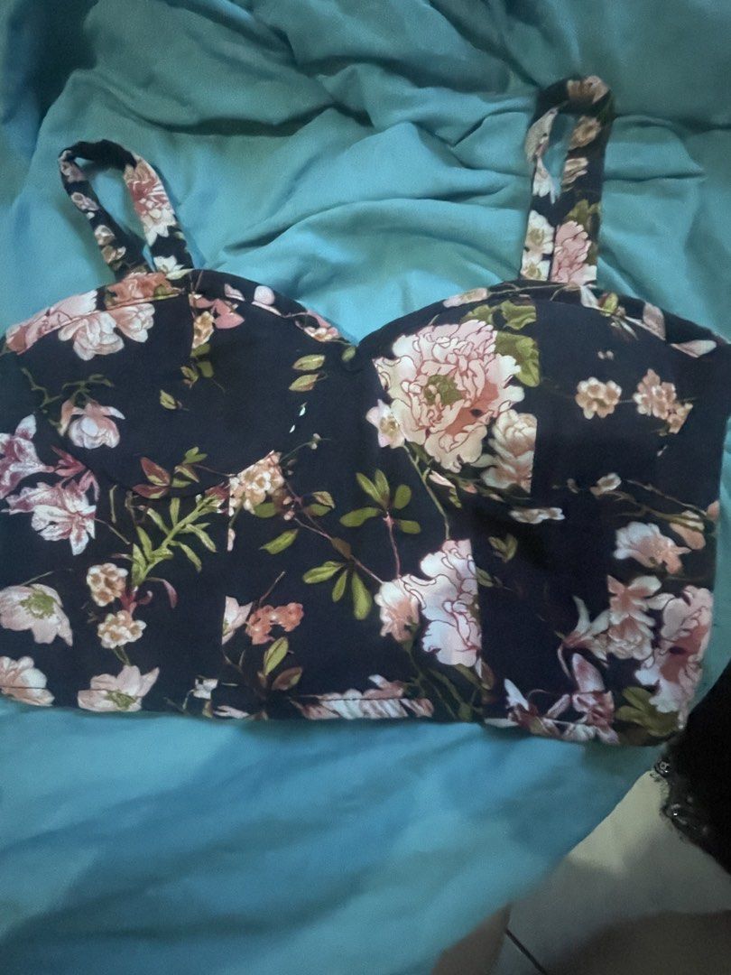 Navy Floral Print Bustier Crop Top (Category: Others Tops) located in Manila. Submitted by sleepheadd03293 (Listing ID 1446451958, Image 2). Description: - Navy blue crop top with a beautiful floral print - Bustier style with adjustable straps - Structured fabric with a slight sheen -no flaw Rfs: decluttering .