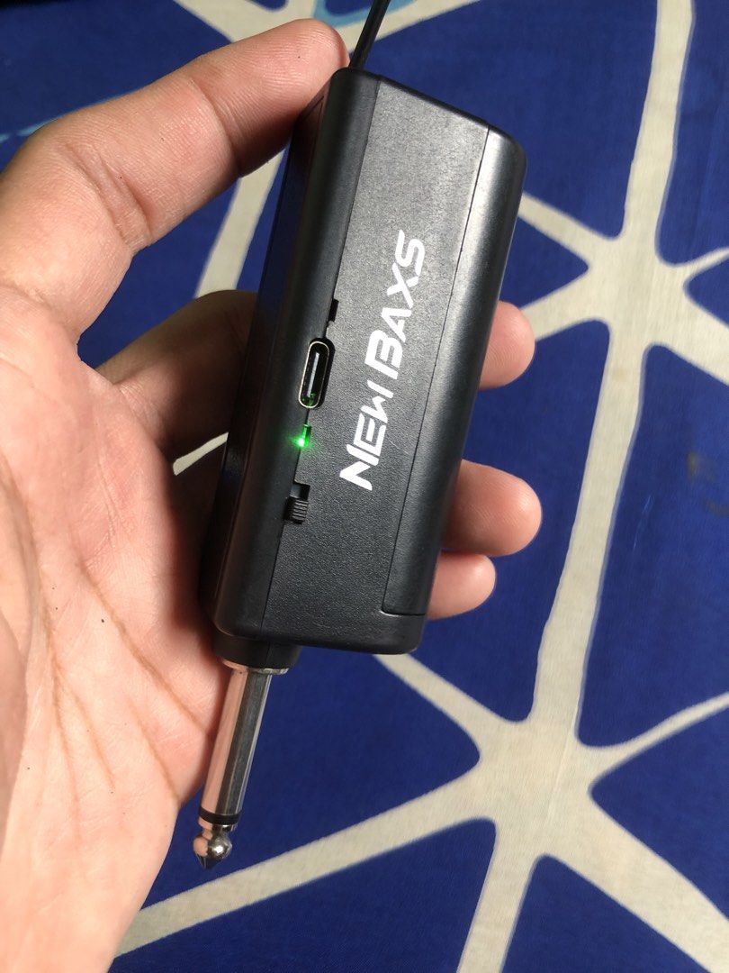 New Baxs wireless receiver for mics (Category: Portable Audio Accessories) located in Quezon City. Submitted by markgolveo (Listing ID 1446379411, Image 2). Description: New Baxs wireless receiver for mics Receiver unit only.