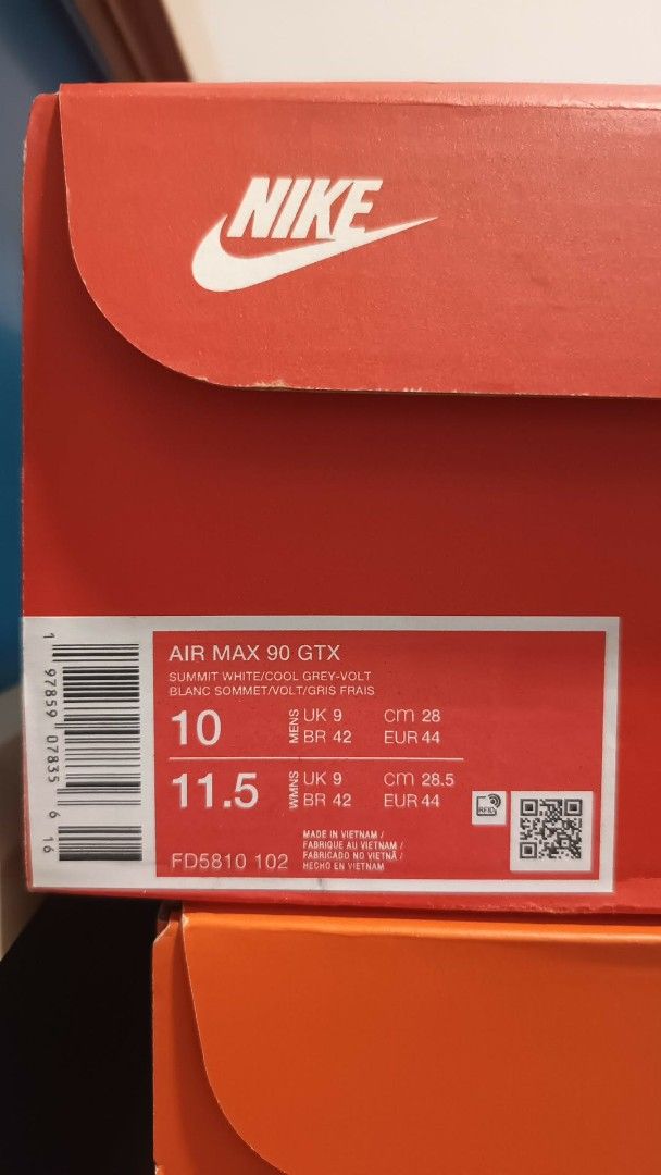 Nike Air Max 90 GTX Summit White Volt Grey (Category: Sneakers) located in Makati City. Submitted by mrkutd (Listing ID 1446429336, Image 2). Description: FOR SALE: NIKE SNEAKER BUNDLE Negotiable Selling my lightly used trainers: • Nike Air Max Alpha 6 Trainer • Nike Air Max 90 Gore-Tex Take BOTH for only ₱9,000 Original Prices: • Air Max Alpha 6 – ₱4,000 • Air Max 90 Gore-Tex – ₱8,895 ✅ Used only twice each ✅ Excellent condition – no heel drag ✅