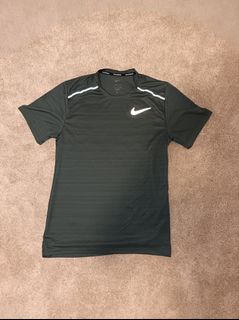 （分類：）位於 。 由 preloved_studio.420 提交（商品編號 1446497040，圖片 1）。簡介： 。
