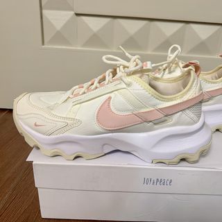 （分類：）位於 。 由 hkbeautygeek88 提交（商品編號 1446449790，圖片 1）。簡介： 。