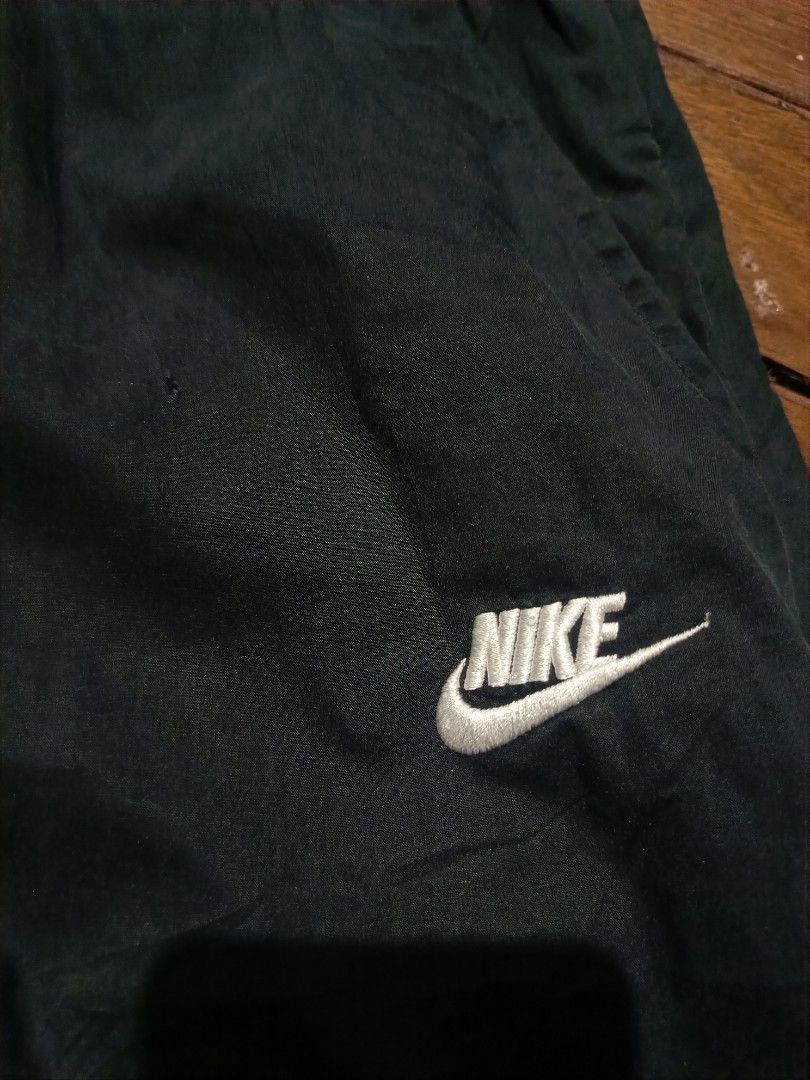 Nike Woven Track Pants Joggers (Category: Joggers) located in Manila. Submitted by lootnlatch (Listing ID 1446522496, Image 2). Description: 32-38x37 excellent condition issue pinhole lang di gaano halata see last pic.