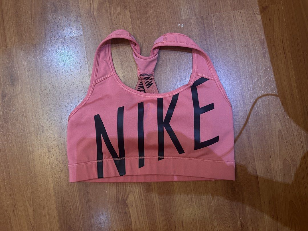 Nike/Puma Sports bra (Category: Activewear) located in Paranaque City. Submitted by antonettezb (Listing ID 1446410127, Image 1). Description: Take all .