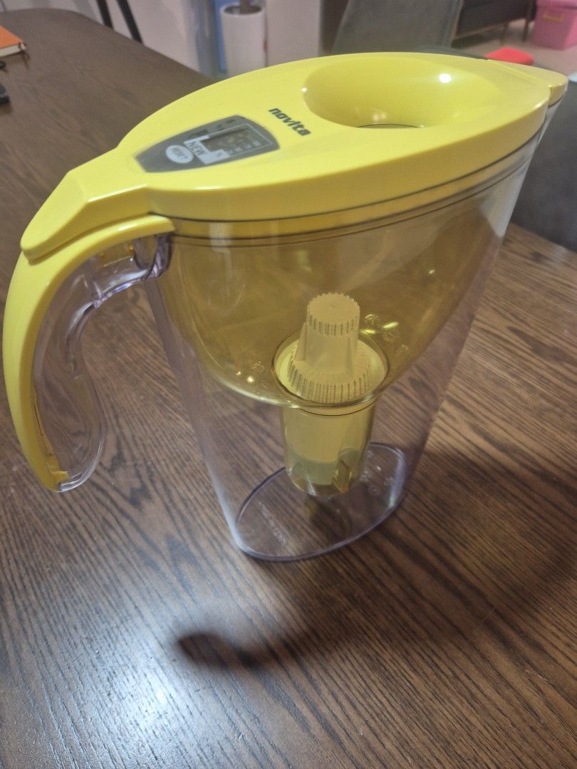 Novita Water Filter Pitcher with Filter Cartridge