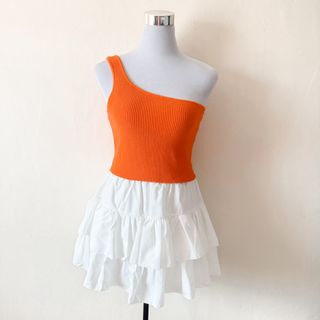 (Category: ) located in . Submitted by rosywardrobe (Listing ID 1446364382, Image 1). Description: .