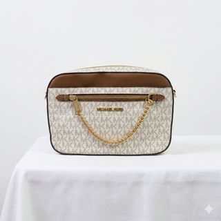 (Category: ) located in . Submitted by baggyfinds (Listing ID 1446370835, Image 1). Description: .