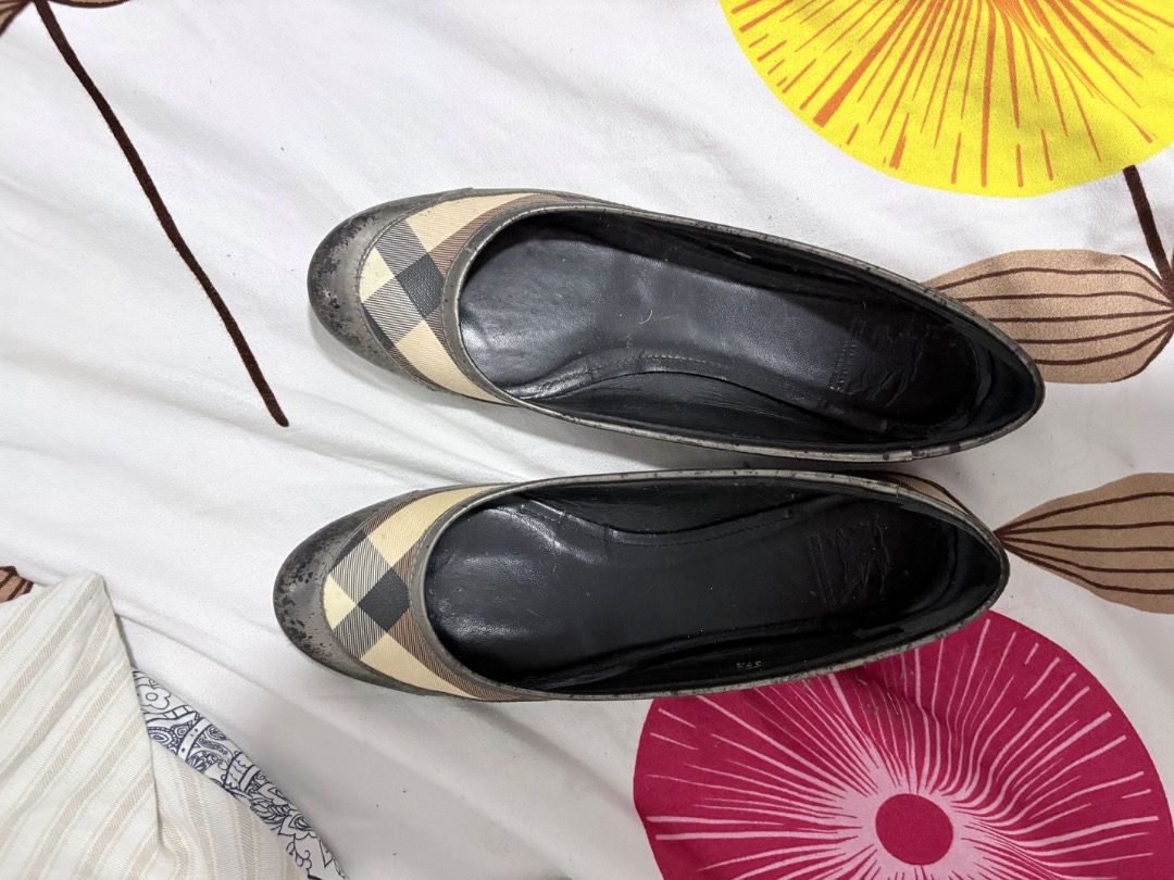 Original Burberry Patterned Flats (Category: Everything Else Others) located in Caloocan City. Submitted by chokobutter (Listing ID 1446454657, Image 1). Description: .