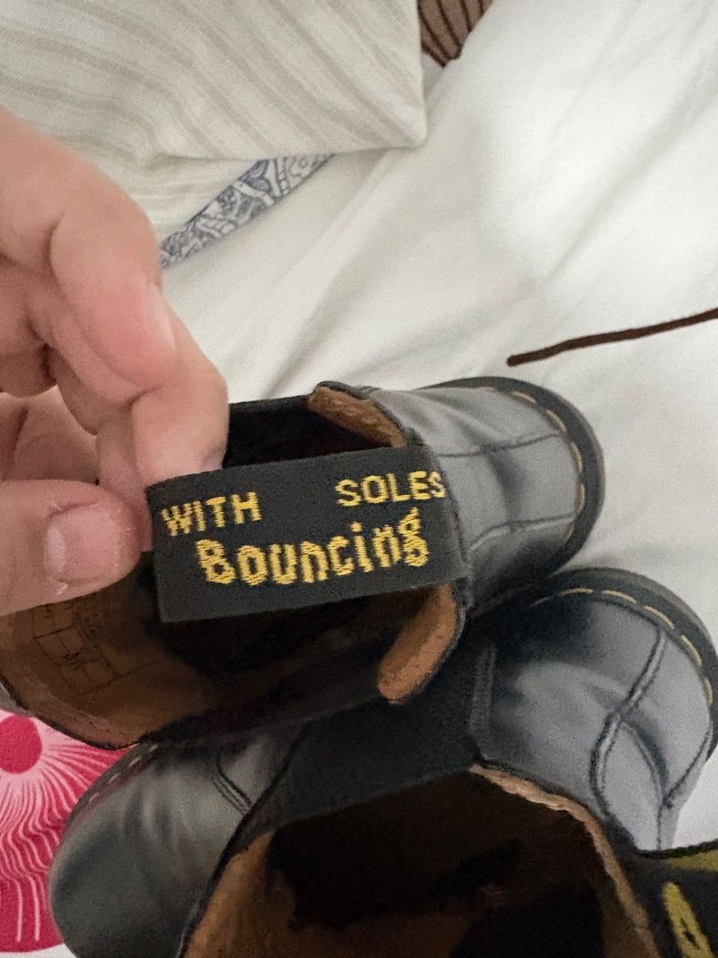 Original Dr. Martens Boots (Category: Everything Else Others) located in Caloocan City. Submitted by chokobutter (Listing ID 1446455121, Image 1). Description: .