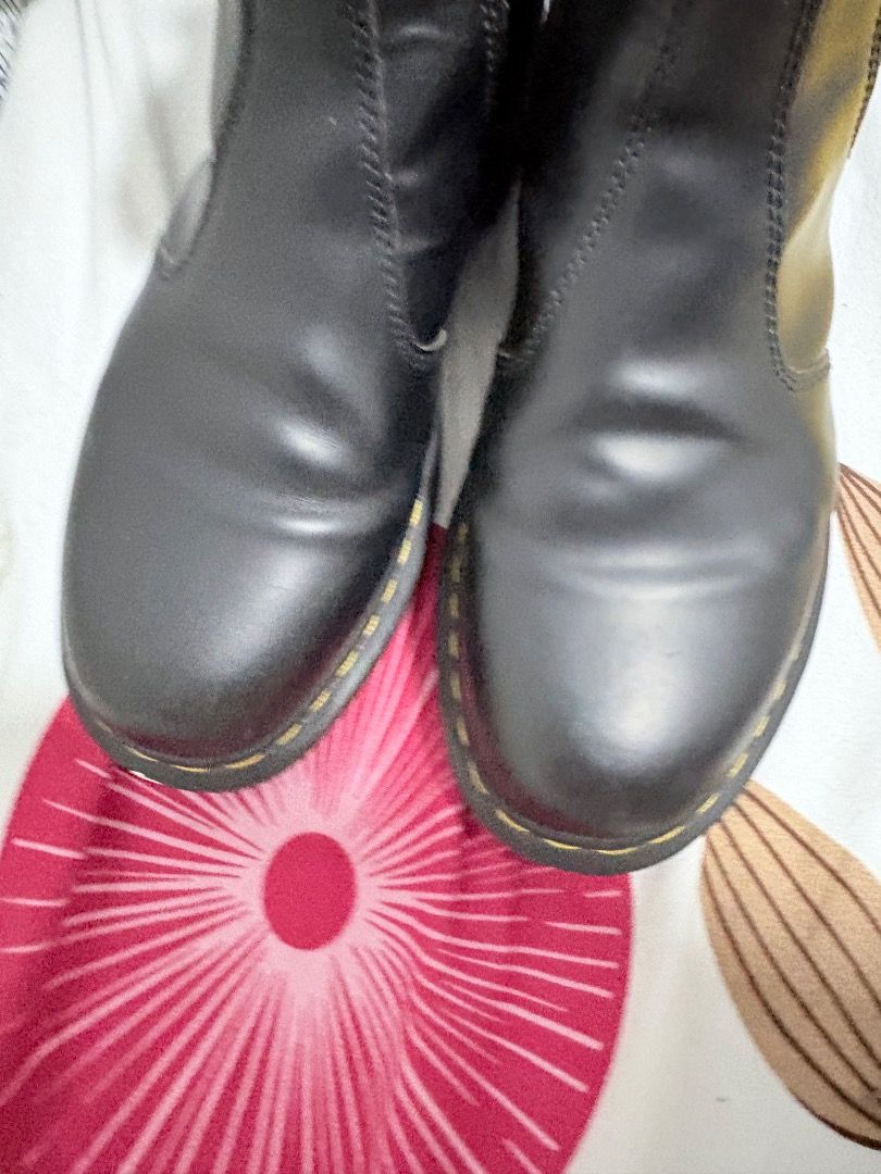 Original Dr. Martens Boots (Category: Everything Else Others) located in Caloocan City. Submitted by chokobutter (Listing ID 1446455121, Image 2). Description: .