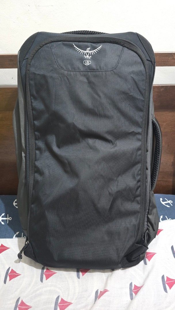 Osprey Farpoint 40 Travel Backpack (Category: Backpacks) located in Manila. Submitted by gpdiaz2280893 (Listing ID 1446412511, Image 2). Description: - Osprey Farpoint 40 travel backpack - Ideal carry-on size - Clamshell opening for easy packing - Padded laptop sleeve included - Comfortable straps and back panel - Durable material for long-lasting use - Perfect for weekend getaways or extended adventures.