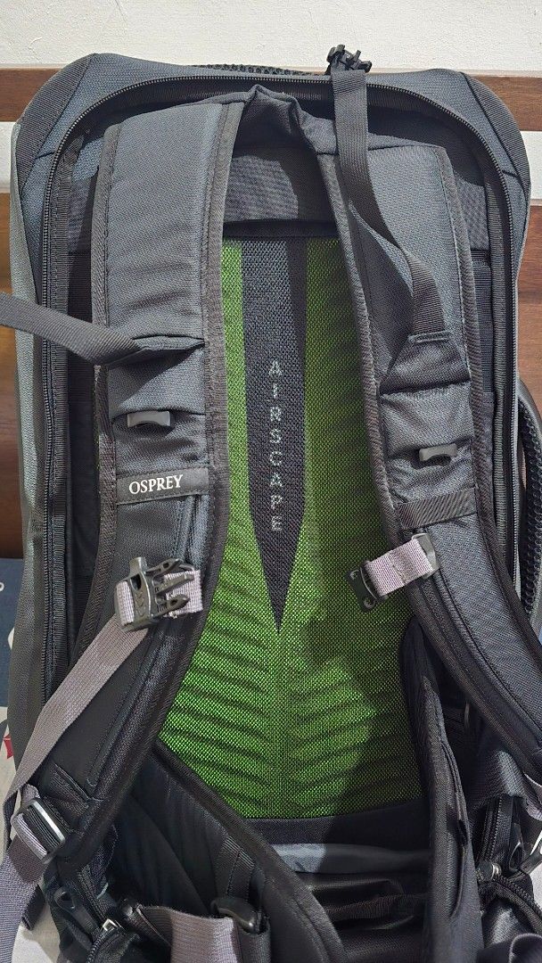 Osprey Farpoint 40 Travel Backpack (Category: Backpacks) located in Manila. Submitted by gpdiaz2280893 (Listing ID 1446412511, Image 3). Description: - Osprey Farpoint 40 travel backpack - Ideal carry-on size - Clamshell opening for easy packing - Padded laptop sleeve included - Comfortable straps and back panel - Durable material for long-lasting use - Perfect for weekend getaways or extended adventures.