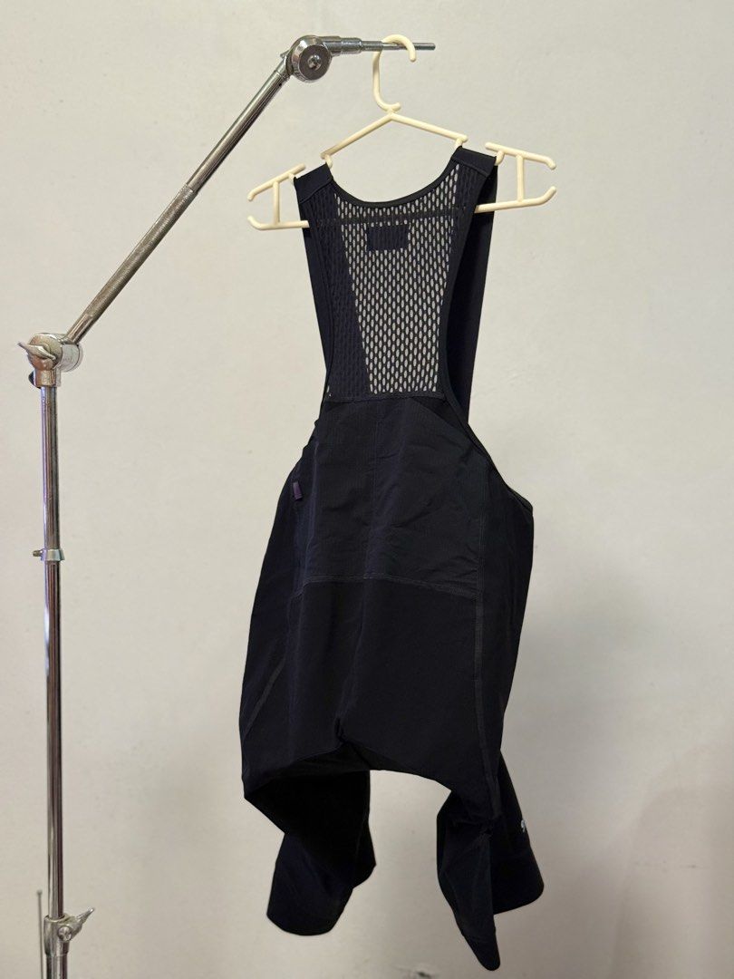 Pas Normal Studios Escapism Bib Black Black Large (Category: Activewear) located in Caloocan City. Submitted by thebikebin (Listing ID 1446408936, Image 1). Description: - Pas Normal Studios bib shorts in black. - Features a breathable mesh back panel. - Equipped with elasticated leg grippers for a secure fit. - High-quality cycling apparel, ideal for long rides. - Please check photos for detailed condition..