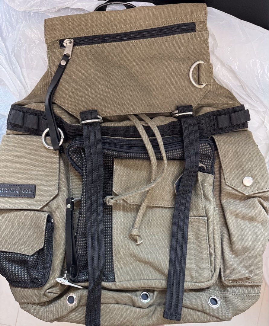 Patrick Cox Backpack 背包 （分類：背包）位於 Hong Kong。 由 corrado668 提交（商品編號 1446354805，圖片 1）。簡介： 。